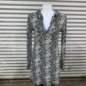 Linq dress career long sleeve snakeskin pattern V neck Size large